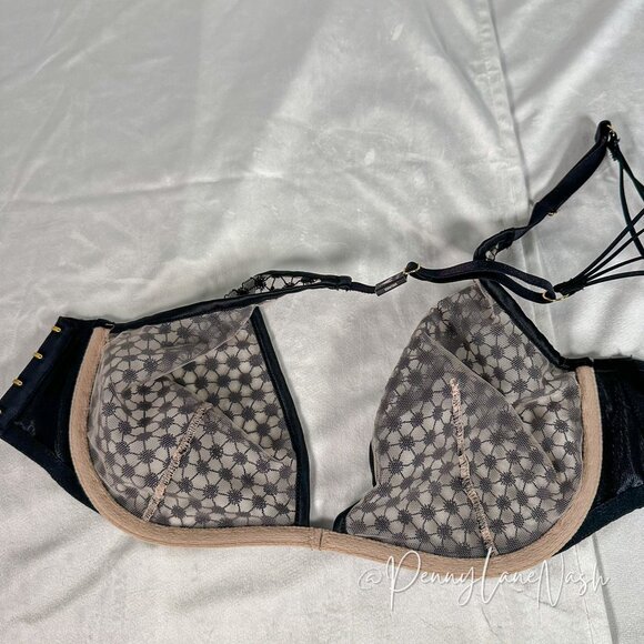 NWT Victoria's Secret LUXE Starburst Unlined Plunge Bra Black - Picture 9 of 9